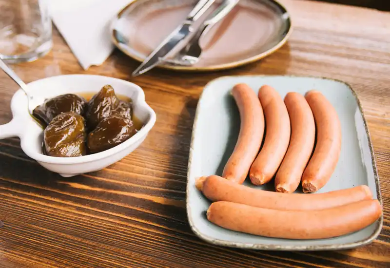 Jak wybrać parówki z indyka, które są naprawdę naturalne i bez dodatków chemicznych?